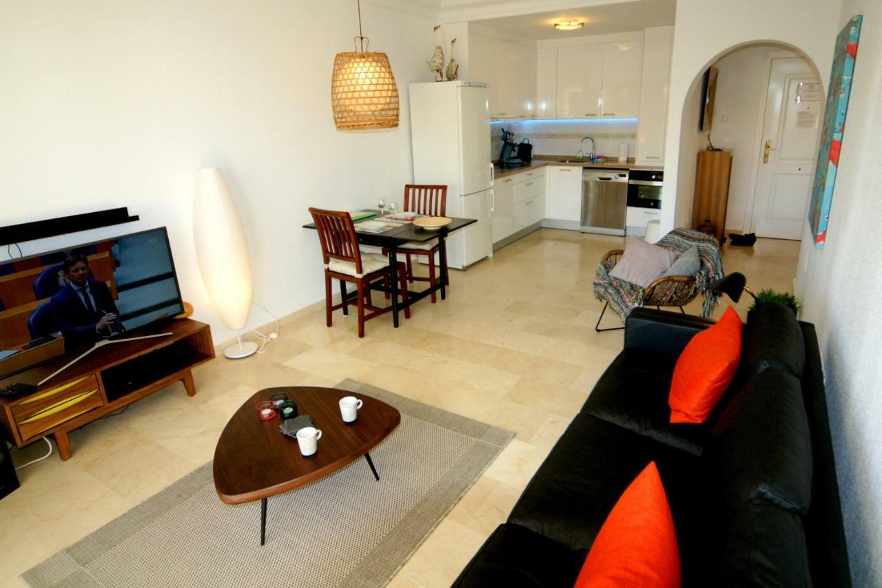 Attractive Apartment เอสเตโปนา ภายนอก รูปภาพ